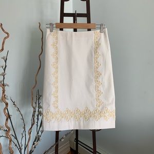 This Boden Skirt Size 2 White & Cream Embroidery